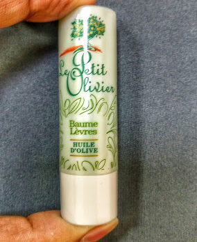 Le Petit Olivier Lip Balm Review (Le petit olivier baume levres huile d'olive review)