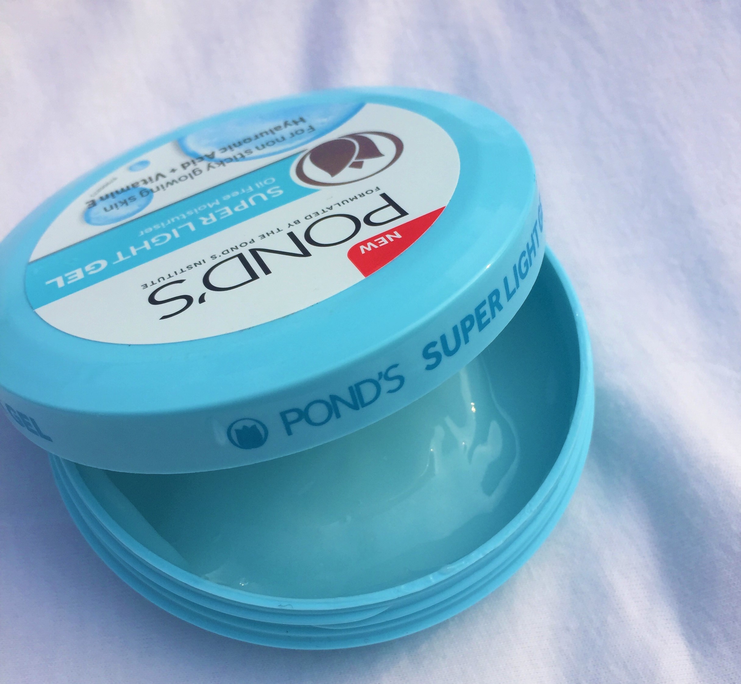 Ponds Super Light Gel Moisturiser Review